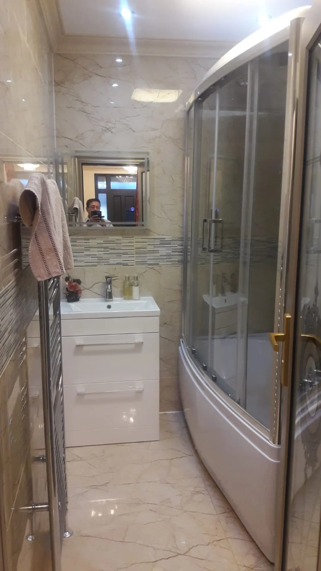 1700938932516-BATHROOM DOEN STAIR .jpg