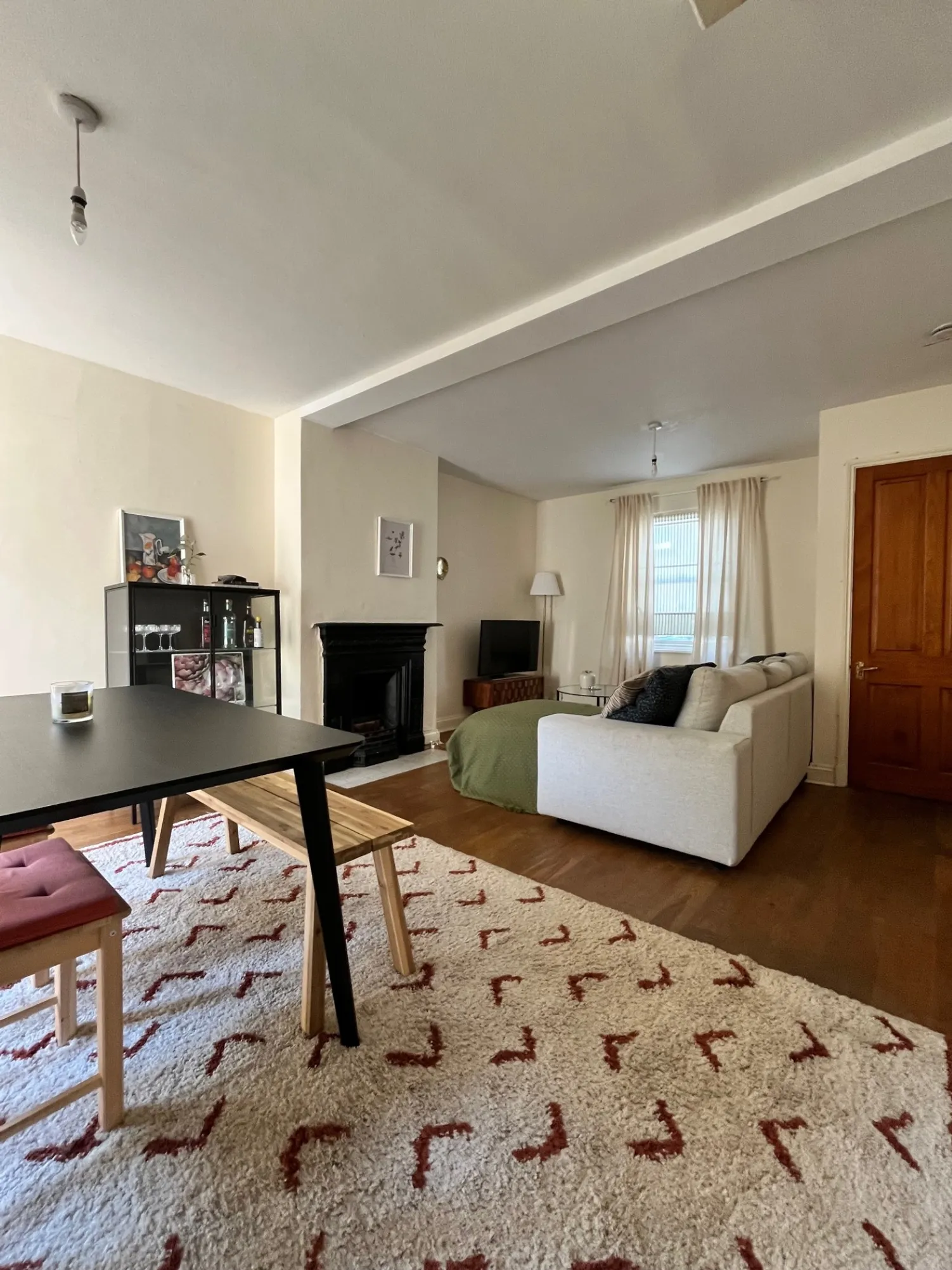 1716210936111-Living Room 2.jpg