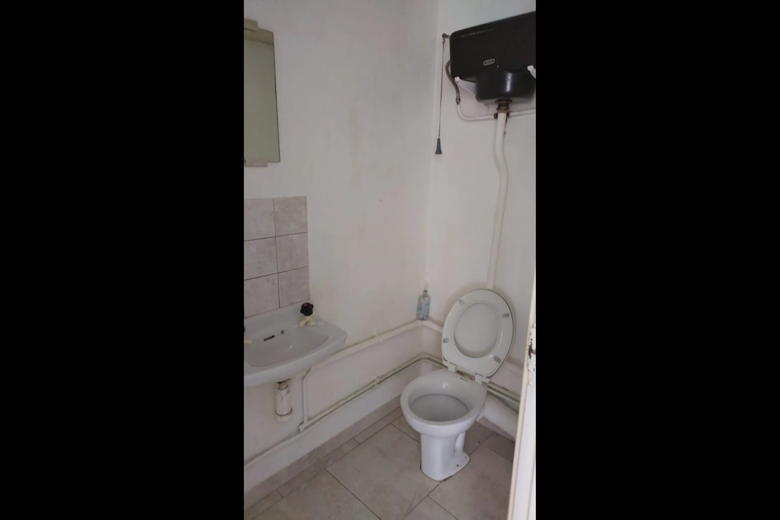 1720295090928-Lorne wc.jpeg