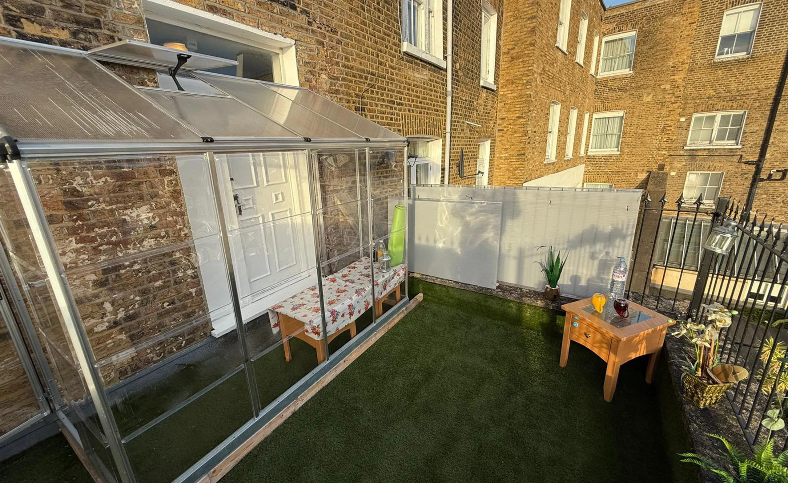 1730392102857-Sale Property London SW7 Kensington 1600 x 980web.jpg