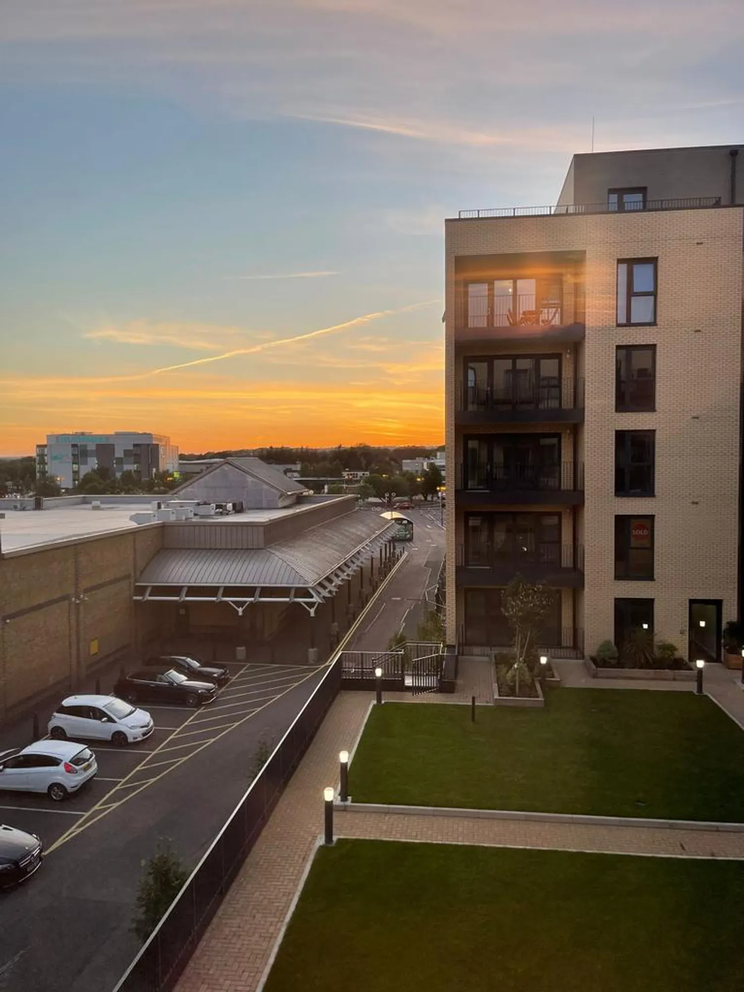 1732222016569-PHOTO-2021-12-08-16-22-04 5.jpg