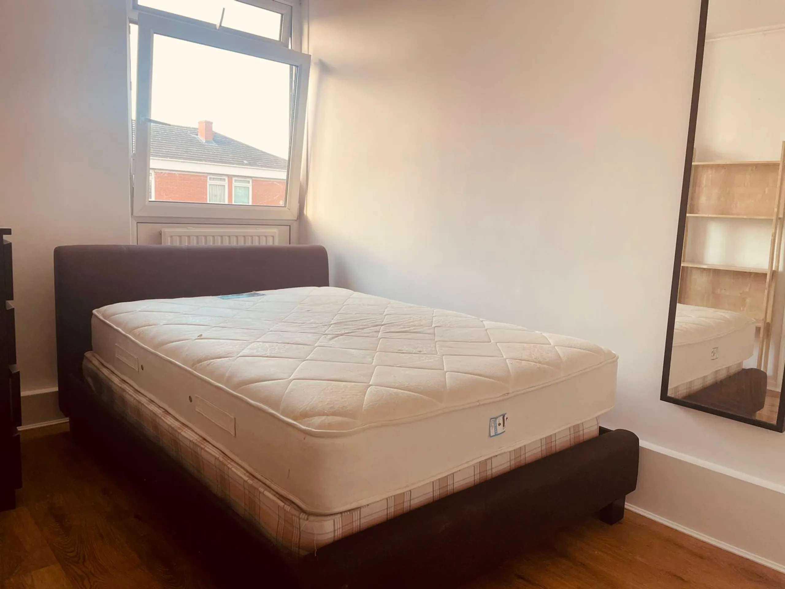 1740996601537-10 Niagara court4.jpg