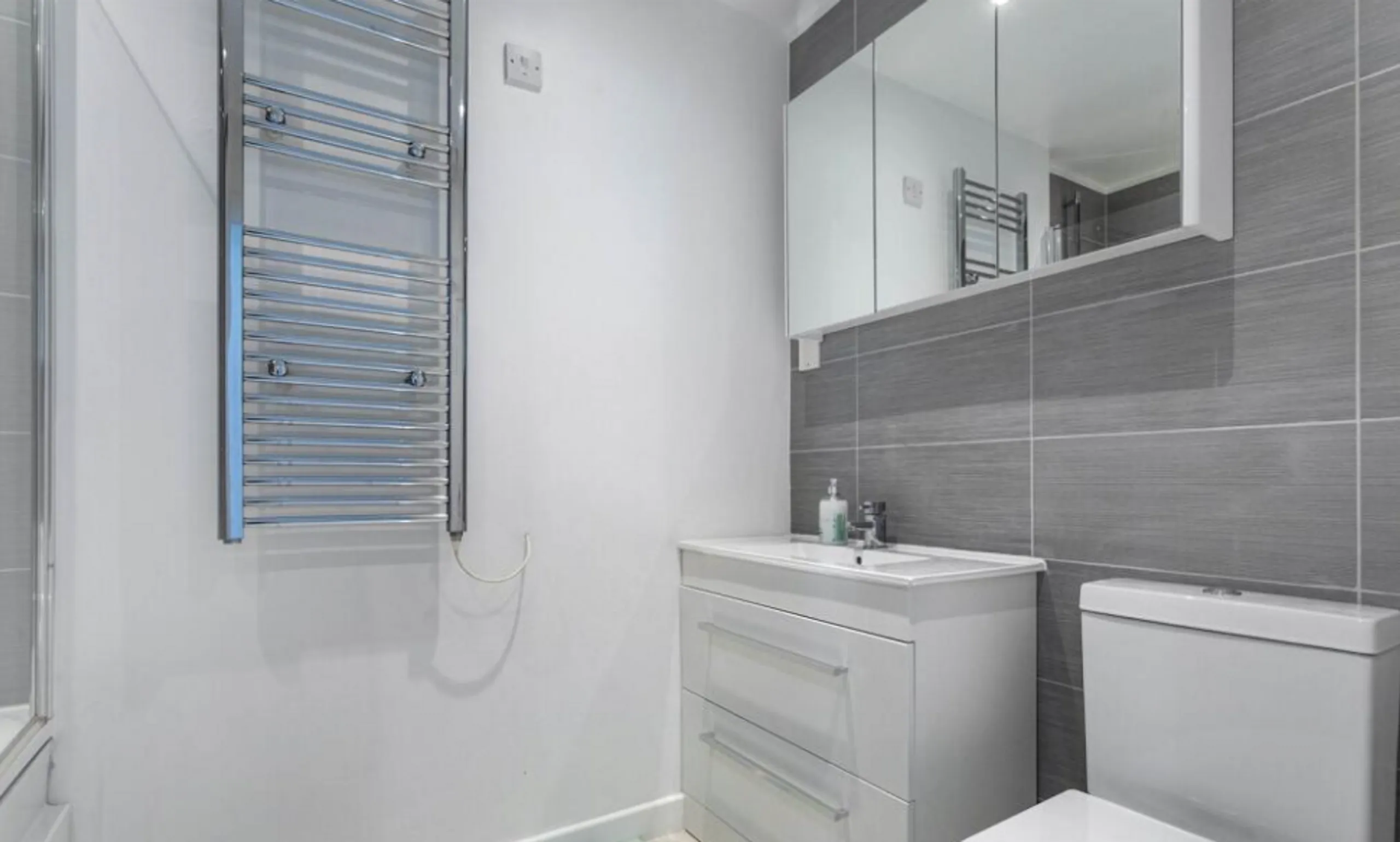 1761291961344-Screenshot 2025-10-23 223407.png