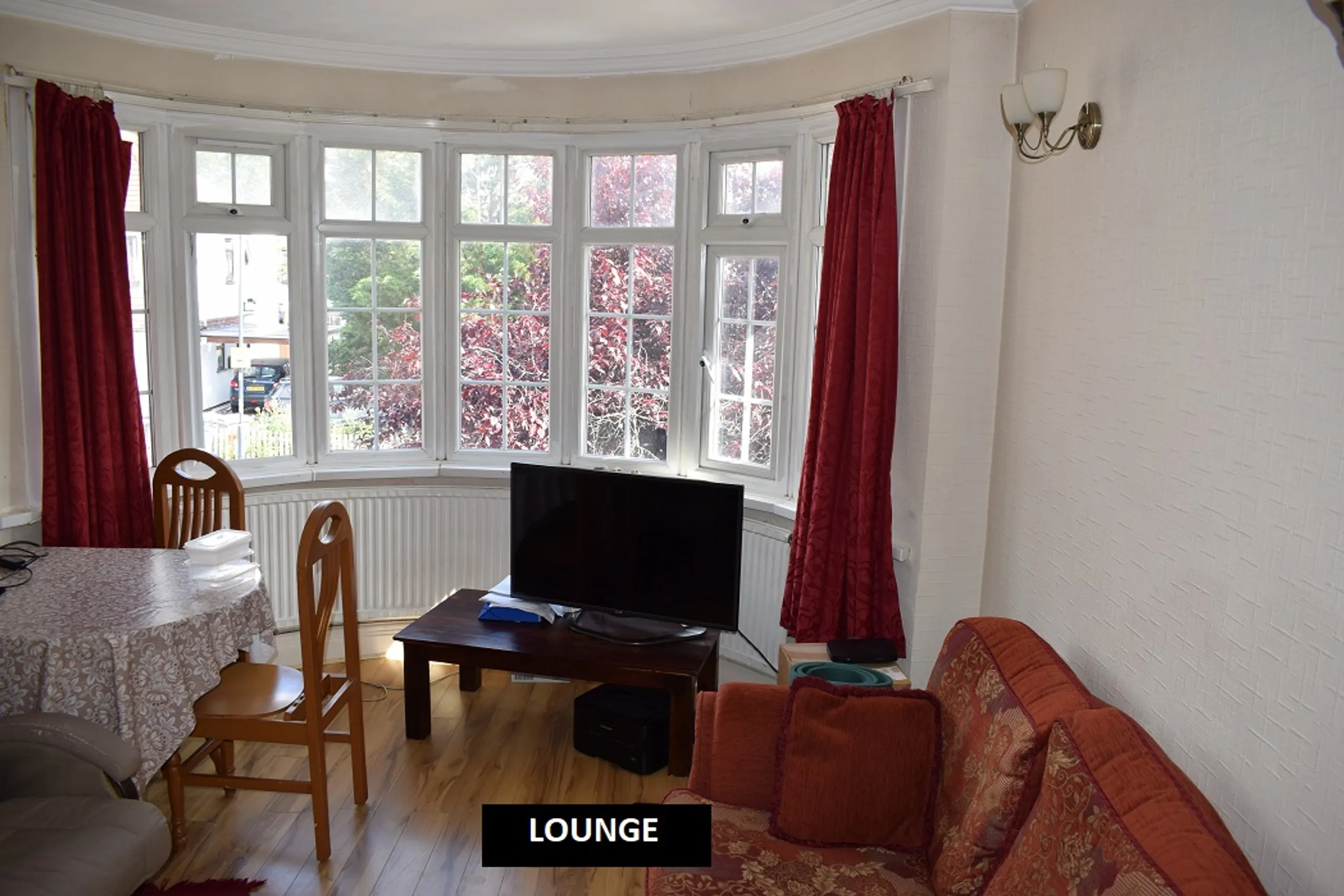 1764442135307-LOUNGE 2.JPG