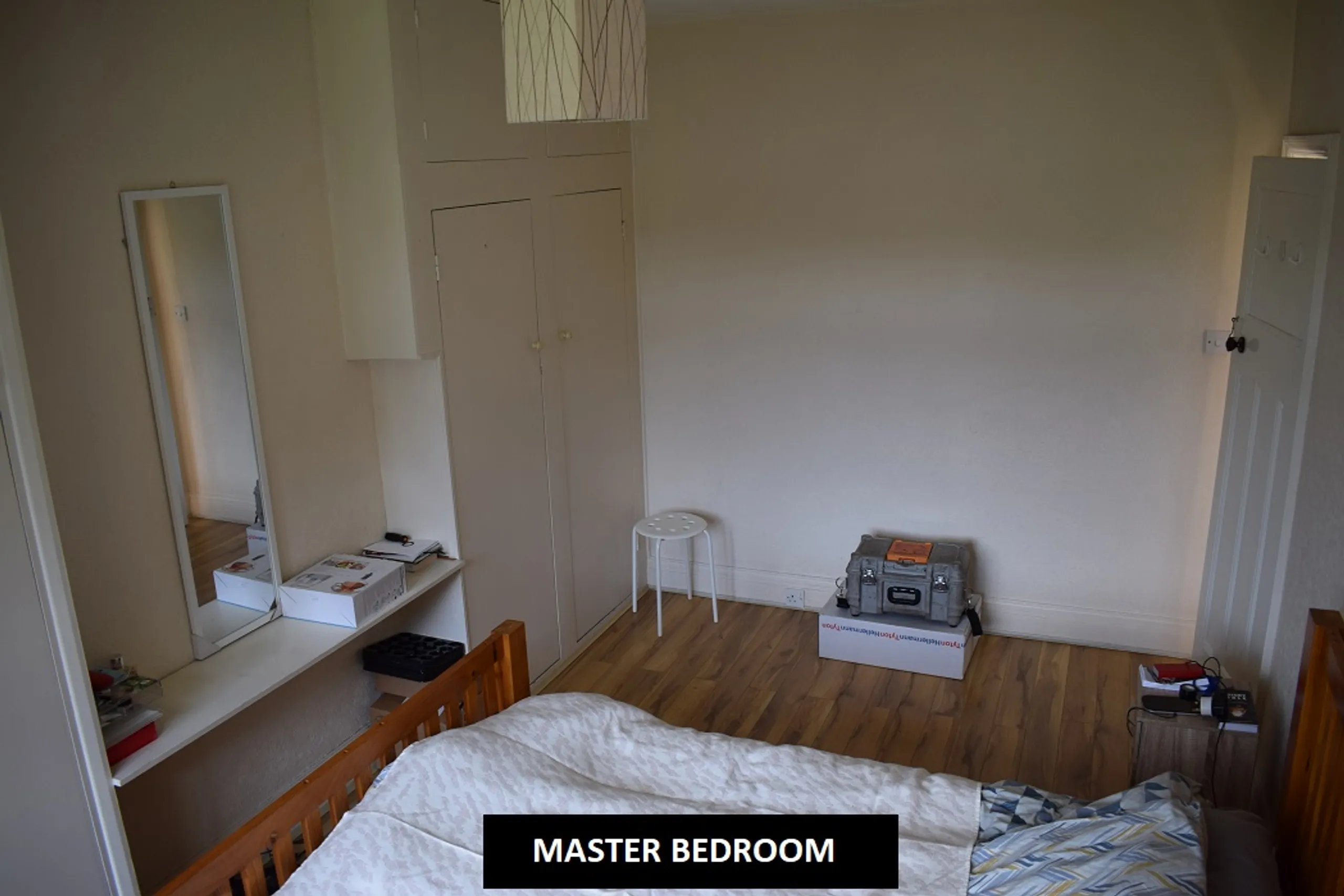 1764442135308-MASTER BEDROOM 3.JPG