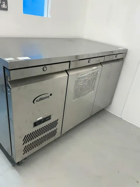 1701788236757-sas.png