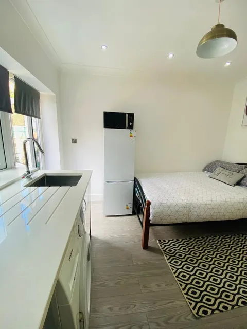 1721305990912-3.jpg