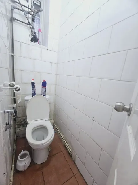 1723464073928-d8.jpg