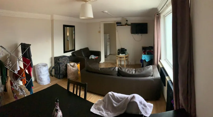 1726830487082-d4.jpg