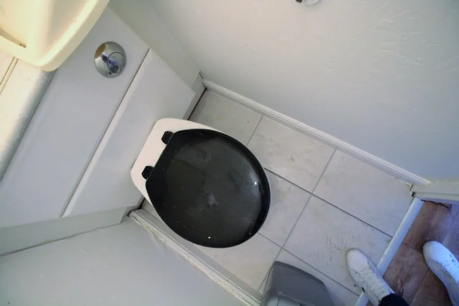 1726830672958-e7.jpg