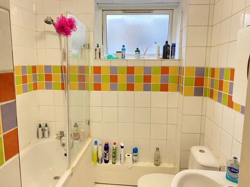 1728041976472-e5.jpg