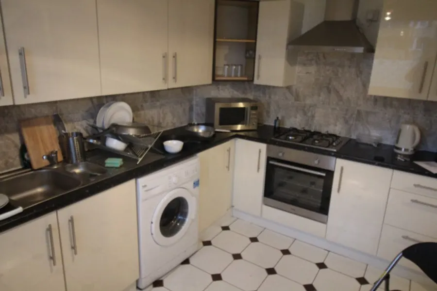 1732797057034-d3.jpg