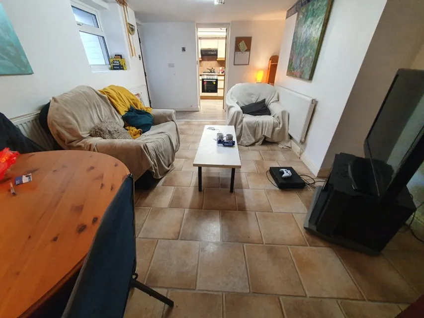 1733749881910-z6.jpg