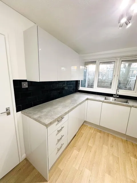 1736249140652-d8.jpg