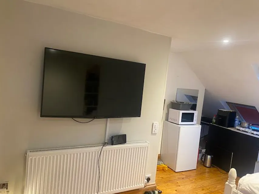 1737381889907-s1.jpg