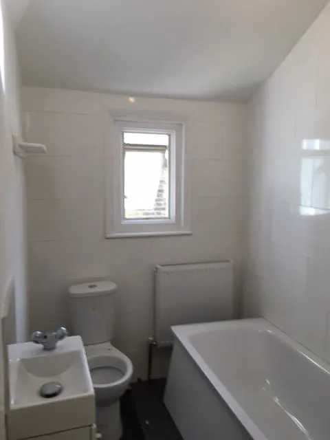 1737721609571-m7.jpg