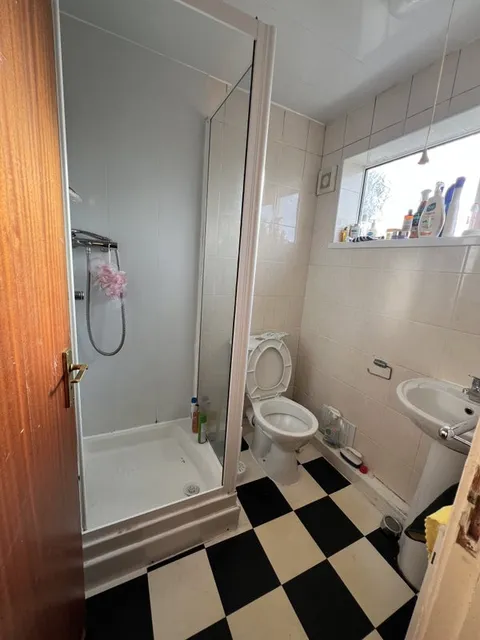1738235243039-b3.jpg
