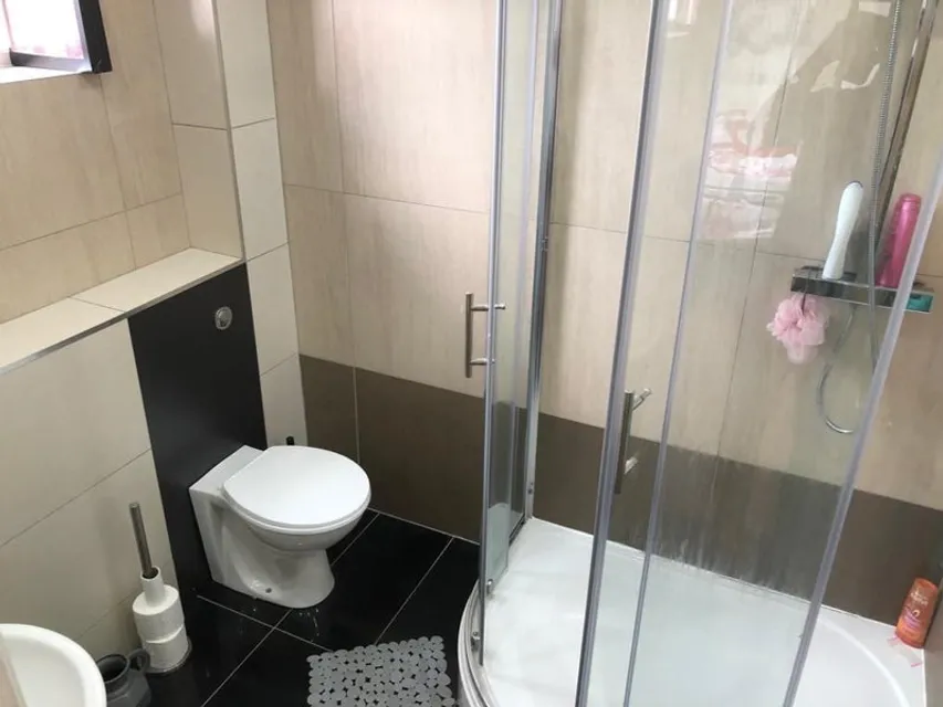 1739969013099-m6.jpg