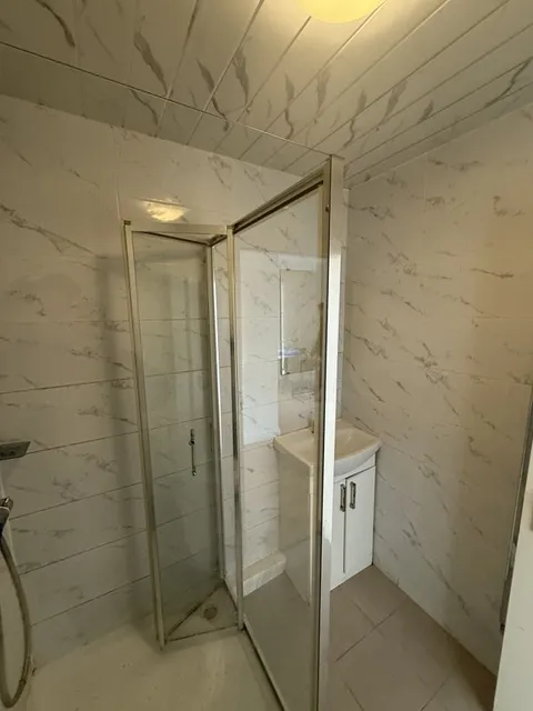 1740752518277-u8.jpg