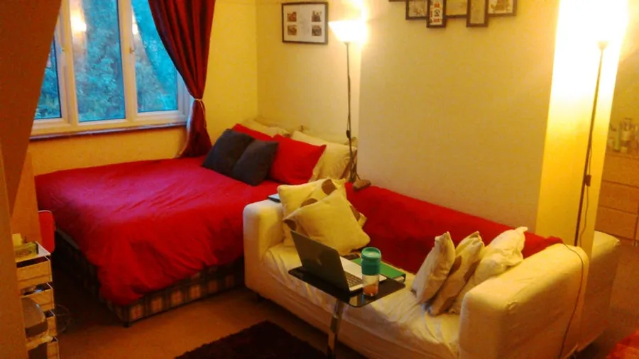1741000087273-m1.jpg