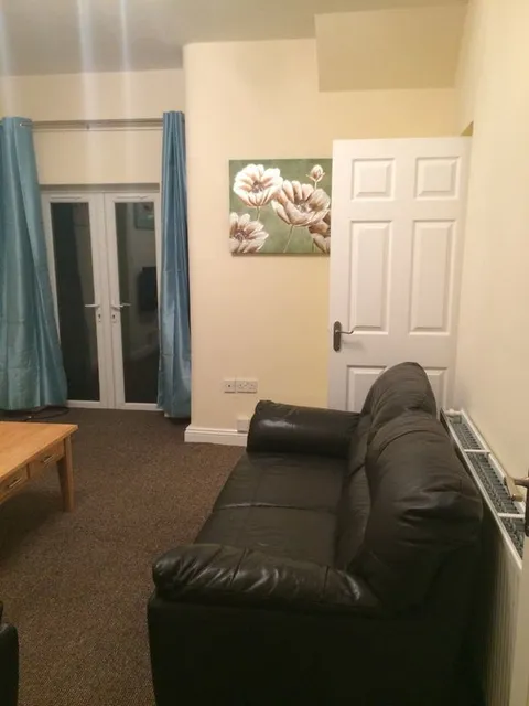 1742986923641-u4.jpg