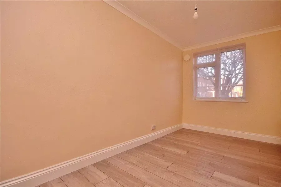 1745772803898-image-5-1024x1024-bed3.jpeg