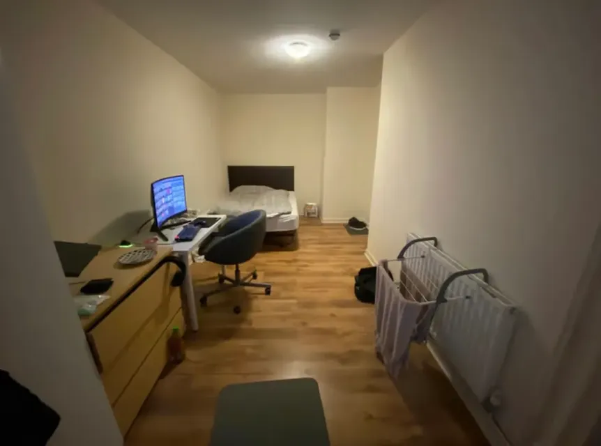 1746615060636-m1.webp