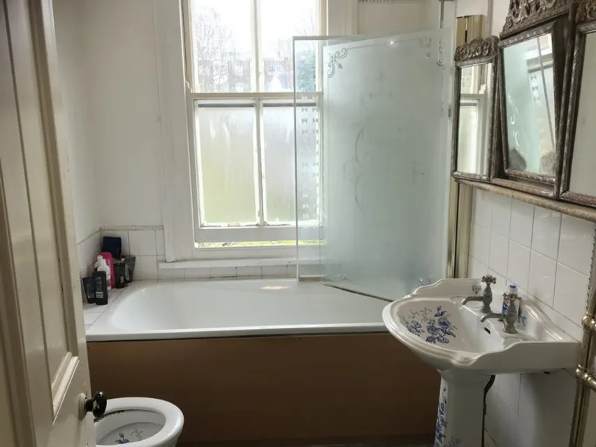1746798647893-e9.jpg