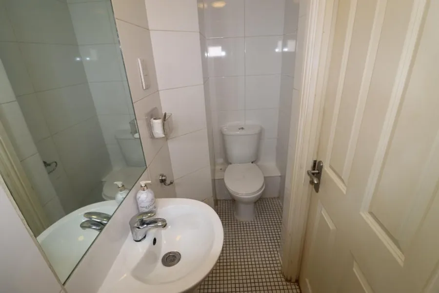 1747906357079-d9.jpg