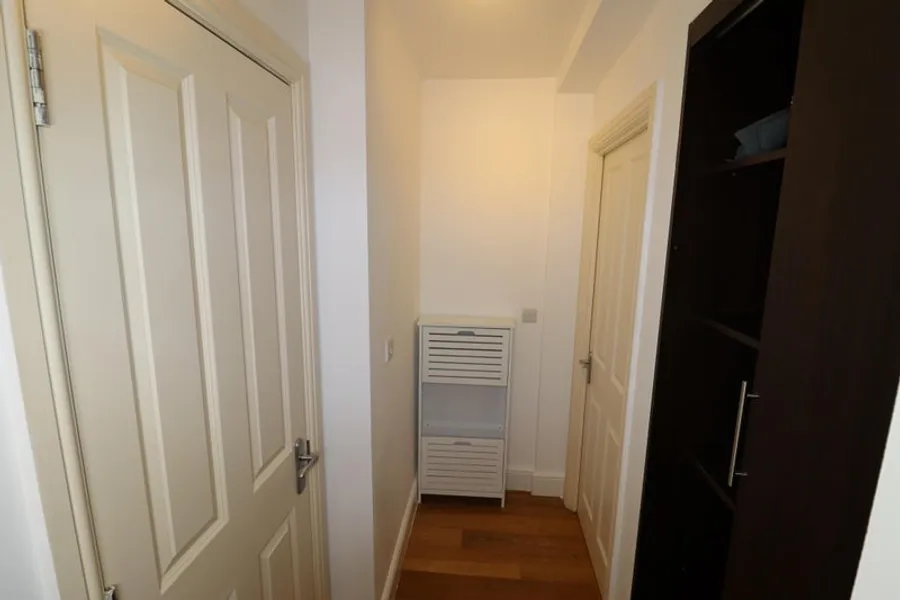 1747906357080-d7.jpg