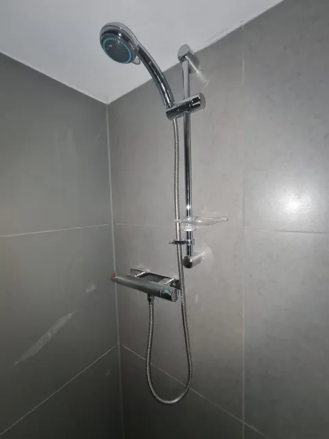 1748945929756-z7.jpg