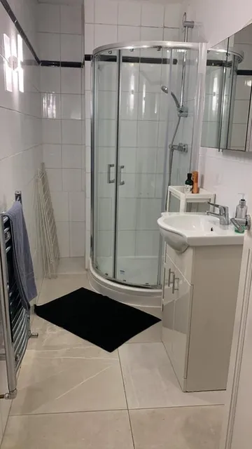 1753355500902-p7.jpg