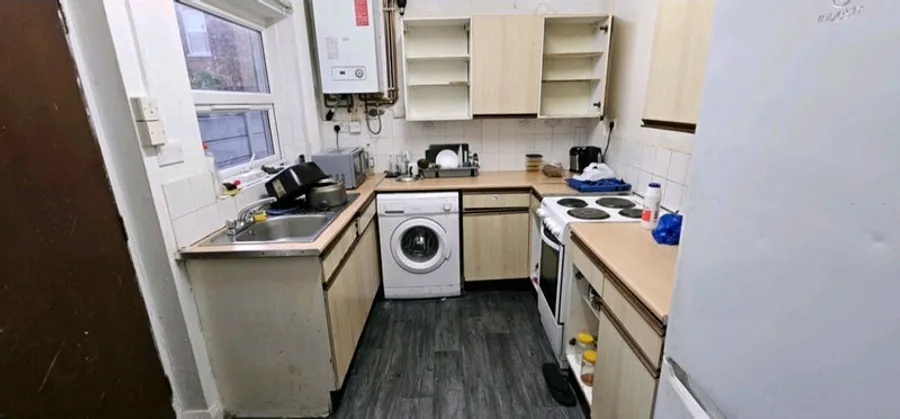 1754909378559-n8.jpg