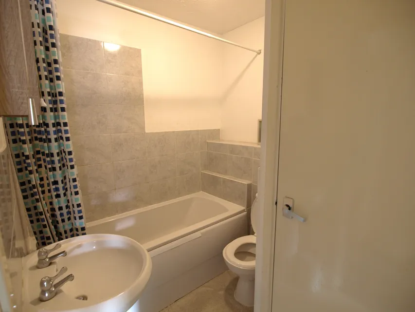 1755256074600-m6.jpg