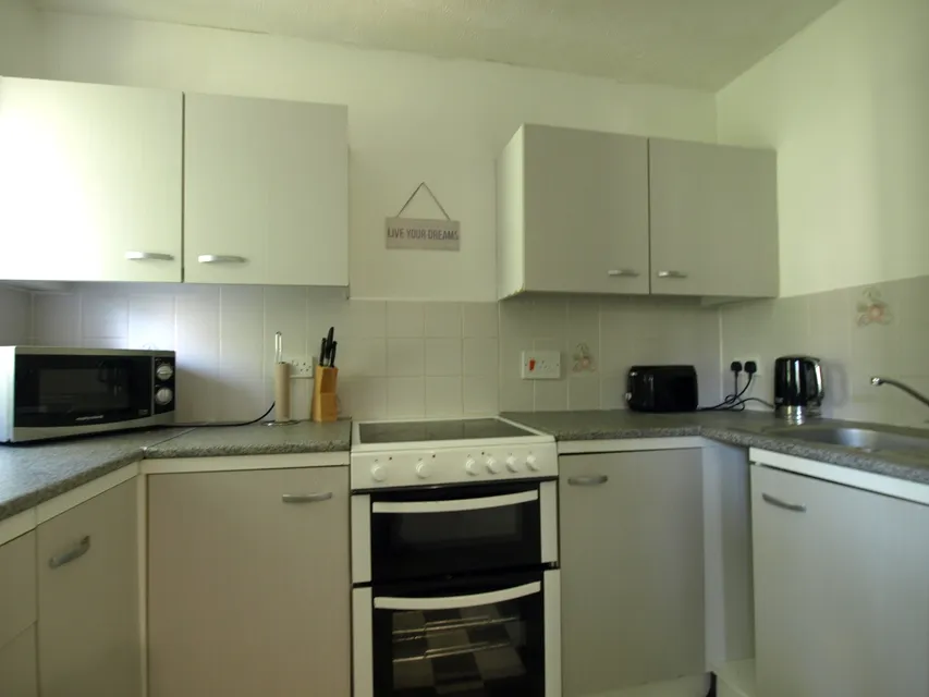 1755256074600-m7.jpg