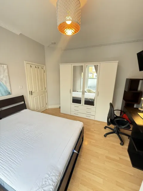 1755597410525-h2.jpg